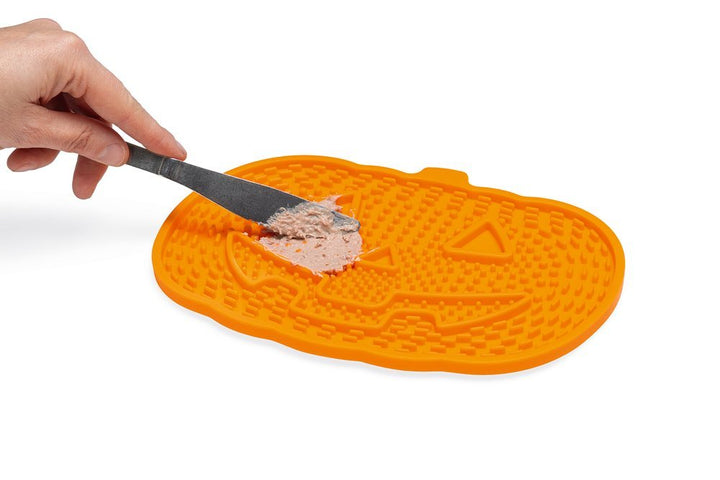 Halloween likmat pompoen 23cm